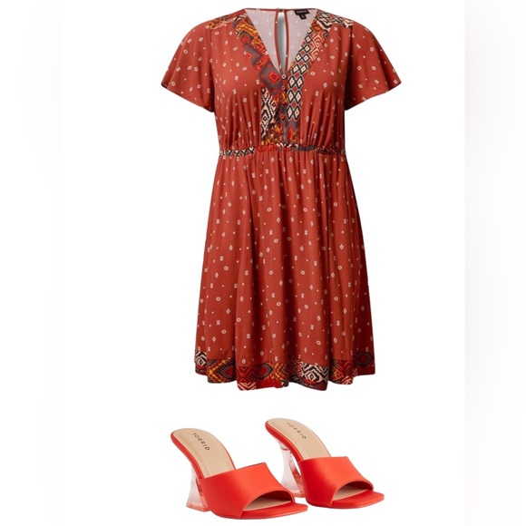 ****TORRID GEOGRAPHY SYMBOLS DRESS - Picture 4 of 13